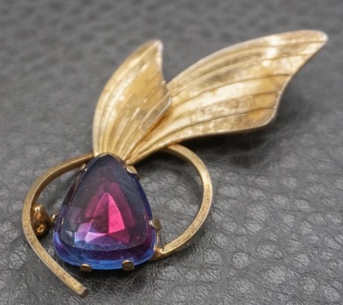 Vintage WEST GERMANY? Faux Mystic Topaz Givre Glass Gold Tone Leaf Brooch