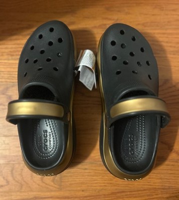 crocs MEGA CRUSH LLIC CLOG ブラック/ゴールド Crocs Mega Crush Metallic Clog Black / Gold - Mar 2024 - 210368