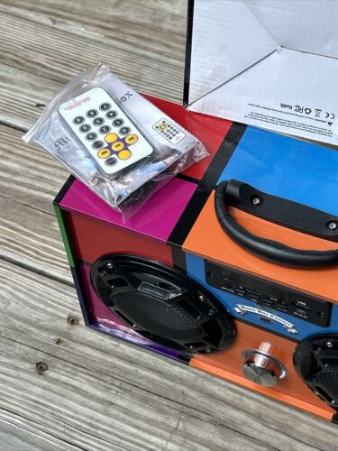 BoomBox Couture Mini Bluetooth Boom Box Remote, Radio Retro New Speaker Gift ￼ - Afbeelding 1 van 24