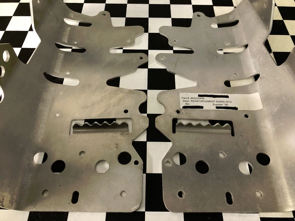 2008 + Ski-Doo MXZ XP 600RS OEM Soporte Túnel Chasis Soporte Kit de Refuerzo Foto 2 de 4