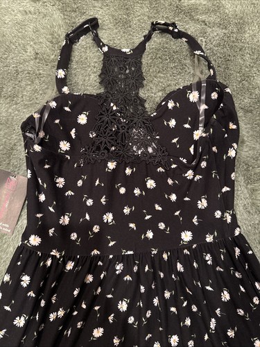 Women's No Boundaries Black Dress With White Flowers And Pockets Size XS - Picture 15 of 17
