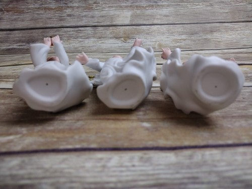 3 White Ceramic Angels Holding Gifts Ornaments Gold Accent Opalescent Wings - Picture 10 of 10