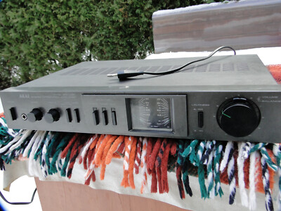 Akai AM-U01 Stereo Integrated Amplifier VU METERS Hi-Fi Separate