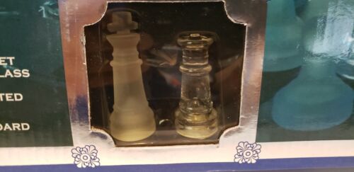 Glass Chess Set @Y - Picture 3 of 3