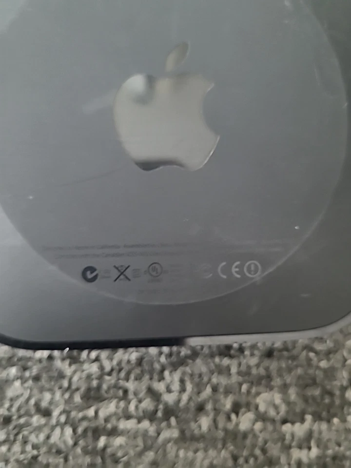 Apple TV 3rd Generation Full HD 1080P HDMI Bluetooth  A1469(No Remote Control) - Image 3 of 3