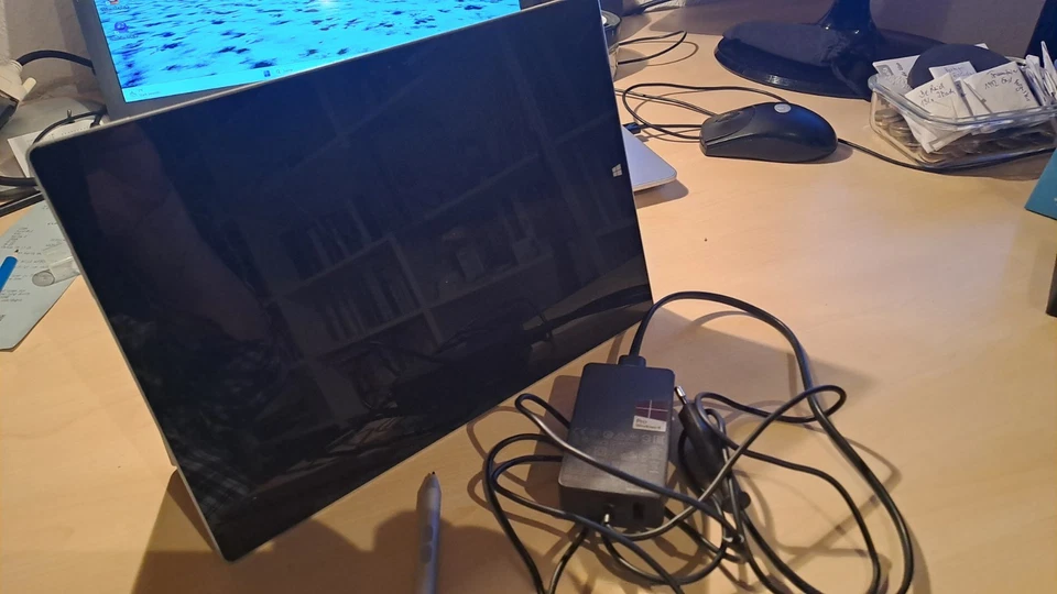 Microsoft Surface Pro 256 GB erste Serie 2013, Wi-Fi, 12,3 Zoll - Grau - Bild 3 von 3