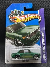 Hot Wheels BMW 2002 Showroom HW 2013 154/250 Green