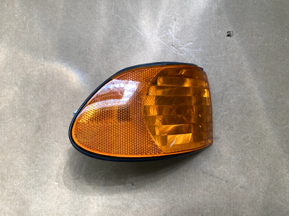 Conjunto de lámpara intermitente delantera derecha BMW E38 750IL 740I 1999-2001 Foto 2 de 4