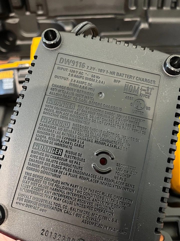 DeWALT DC550 18V Heavy Duty Cordless Cut Out Tool kit w DC9096 Battery/Charger - Image 4 of 4