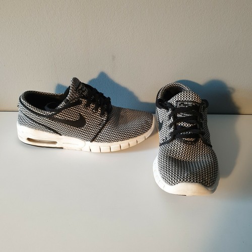 Nike Air Stefan Janoski Size UK 4 Nike 