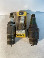 3 Vintage Spark Plugs Wizard, Splitdorf, The Starter Plug Glo Plug?