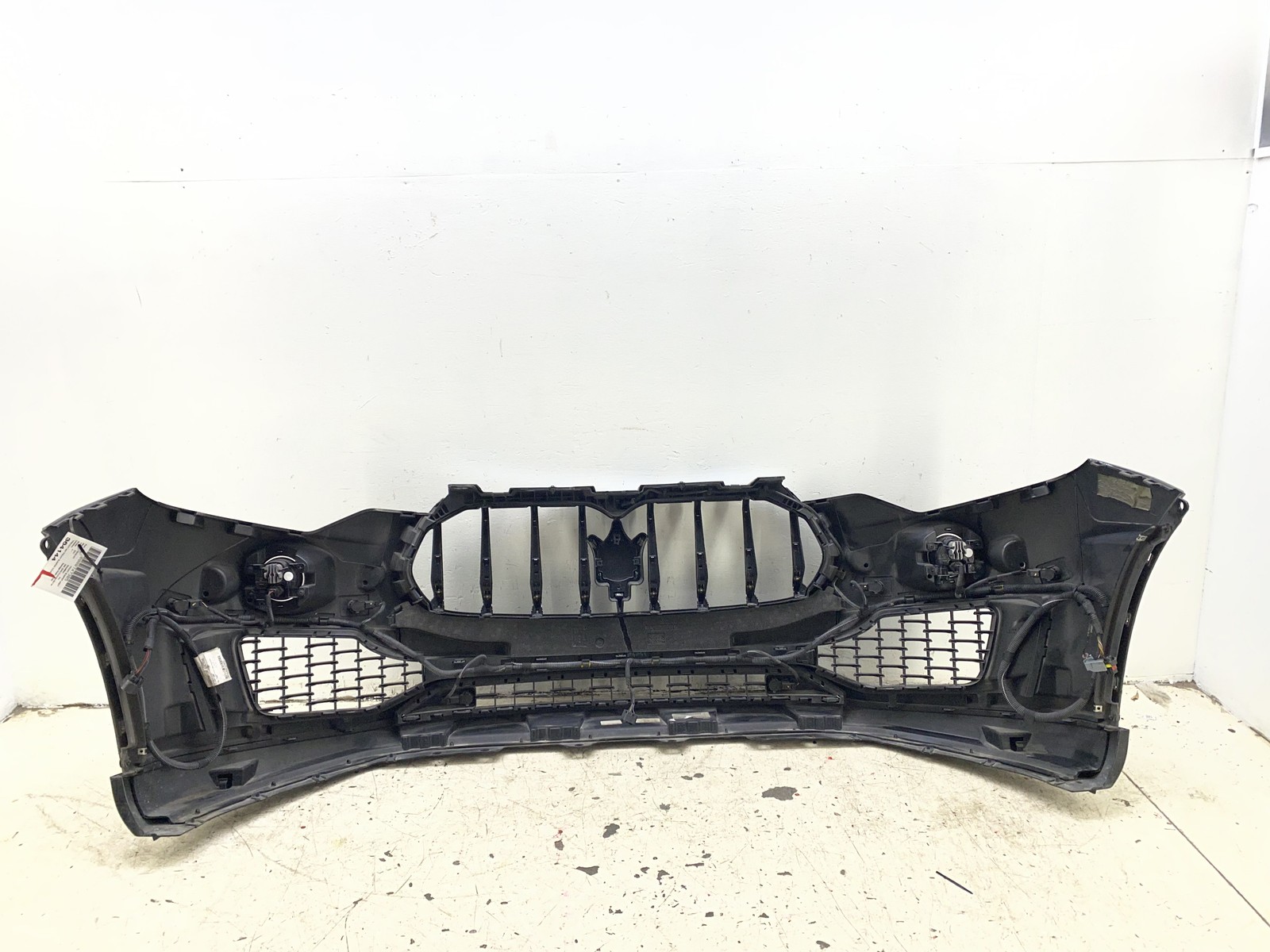 2017-2024 MASERATI LEVANTE OEM FRONT BUMPER COVER W/ CAMERA & FOG LAMPS