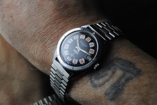 TAVERNIER MEN'S UNWORN 33MM VINTAGE MEDIUM DIVER DATE WATCH STUNNING DIAL 1970