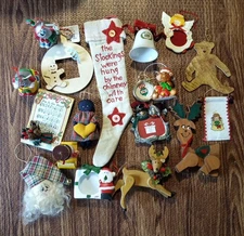 Lot Of 18 Small  Mixed Brand Design Christmas Ornaments Decorations Vintage 
