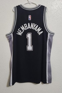 YOUTH SAN ANTONIO SPURS Victor Wembanyama Stitched Jersey Size L (14/16) NWT 
