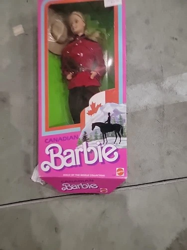 Vintage Mattel Barbie 1997 Dolls Of The World Canadian Barbie #4928