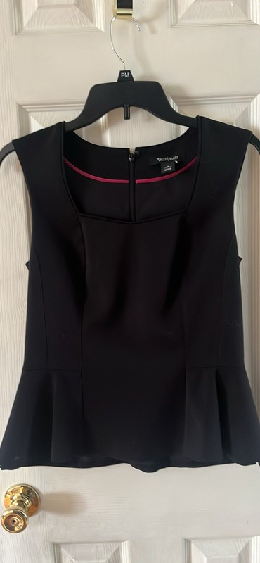 White House Black Market Black Size 4 Sleeveless Top