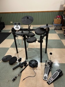 Alesis DM7X Drum Set (LOCAL PICKUP ONLY)