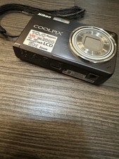 Nikon COOLPIX S550 10.0MP Digital Point And Shoot Camera READ