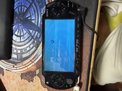 Sony PlayStation Portable  3000 schwarz mit Kabel und spielen! 