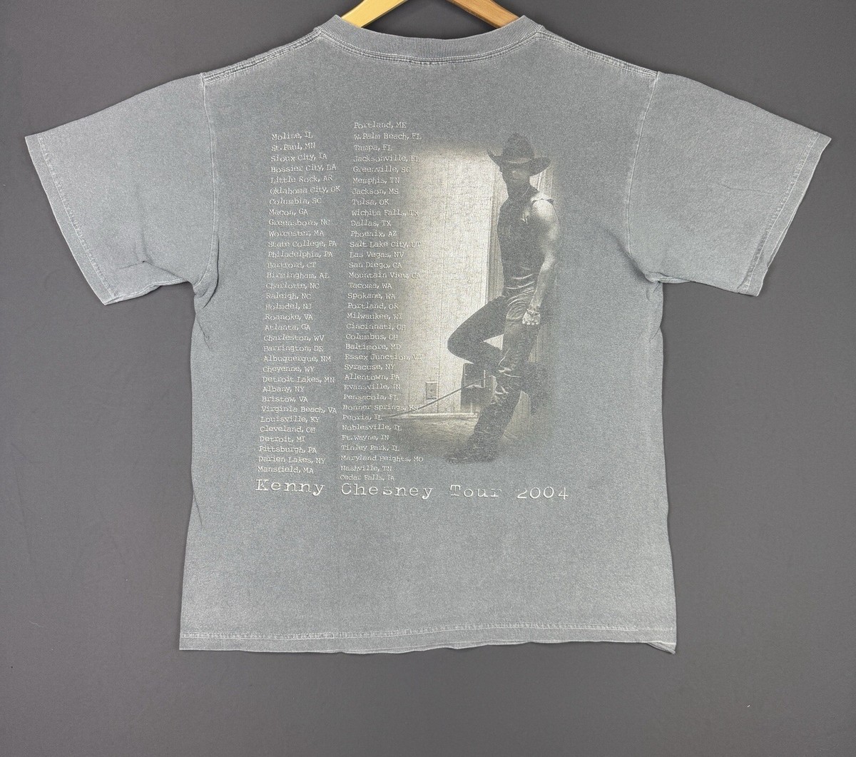 Vintage Y2K Kenny Chesney Tour 2004 Country Tour Music Small Shirt