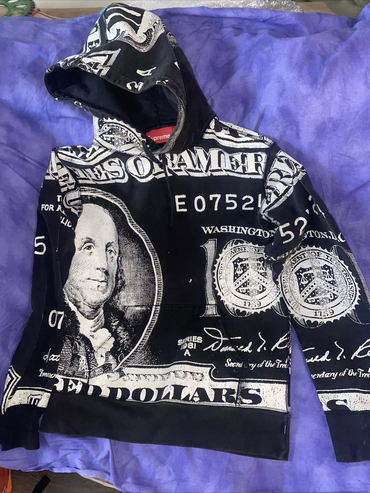 Sweat shirt à capuche imprimé Supreme Money Franklin All Over taille M 2013 2014 rare