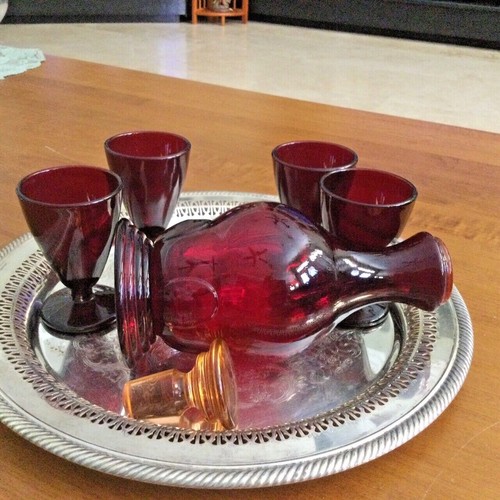 Vintage Ruby Artisan 8 1/2" x 3 1/2" Decanter w/4 Anchor Hocking 3 1/2" Cordials - Picture 5 of 6