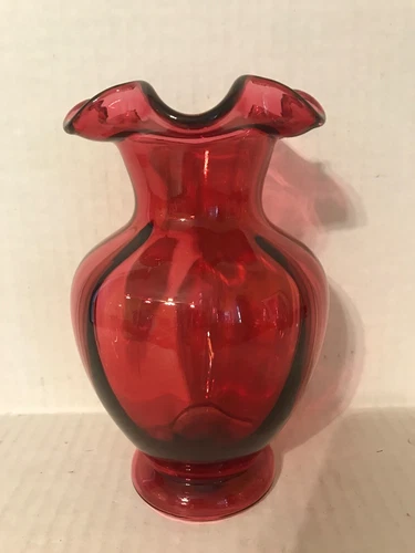 VINTAGE FENTON CRANBERRY GLASS OPTIC PANEL WITH FLUTED TOP VASE 6-3/4" HIGH