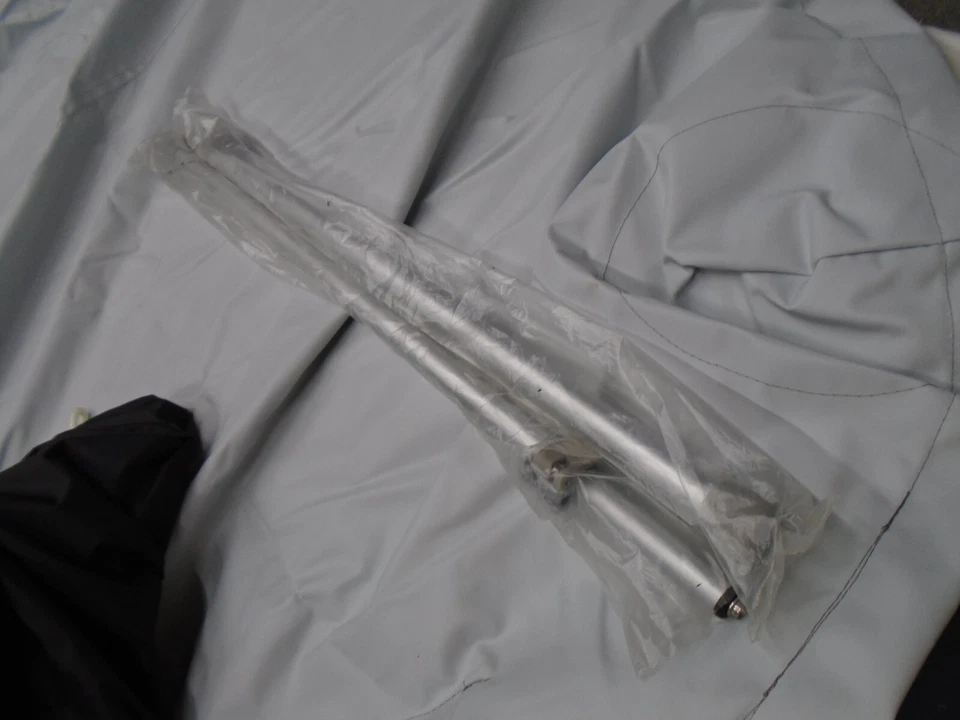 TRACKER PRO GUIDE V16 WALK THROUGH 2009 CAPA DE AMARRAÇÃO 202" X 121" BARCO CINZA - Imagem 3 de 4