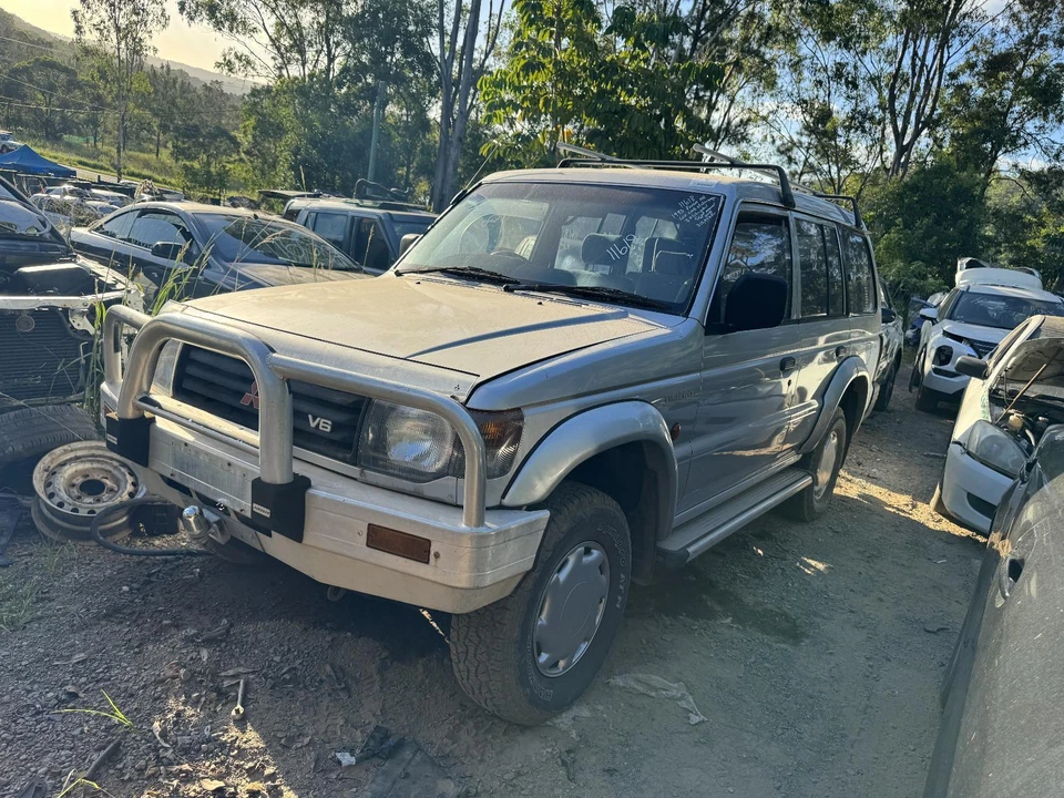 MITSUBISHI PAJERO NH-J-K-L 05/91-04/00 REAR SCREEN GLASS, REAR WINDSCREEN Statio - image 2 of 4