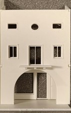 Casa per fondale plastico H0 con portico e terrazzo un piano e sottotetto