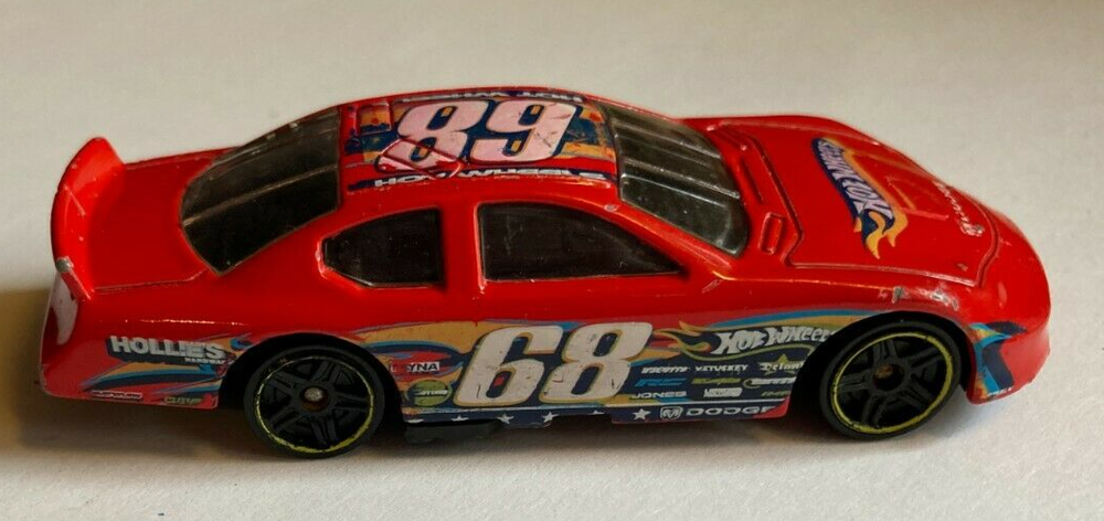 2005 Mattel Hot Wheels Red Nascar  68 Diecast Car Toy Vehicle Model Auto