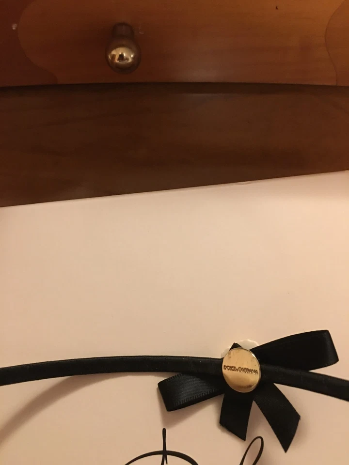 Dolce and Gabbana  Satin headband With porcelain camelia flower - Image 3 of 4