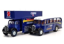 Corgi C82 We're On The Move! Limited Edition Boxset - Bedford OB Bus & Luton Van