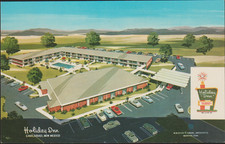 Holiday Inn Motel of Carlsbad New Mexico NM. Postcard (9889)