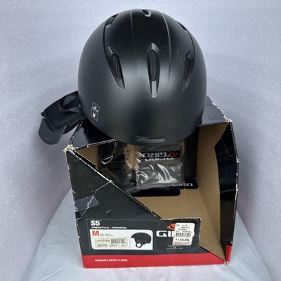 Giro Bevel Matte Black Snow Ski/Snowboard Helmet, Adult Medium 55.5-59cm $80 Msr