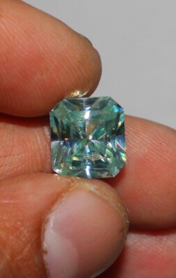 Moissanite Gemstone Aqua Color Faceted Cut Loose Radiant Moissanite ston 5.20 Ct