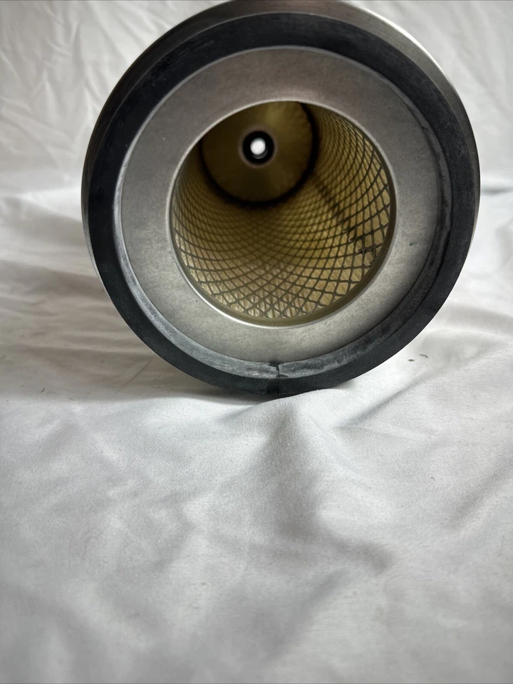 Cat air filter #211-2661 - Image 2 of 4