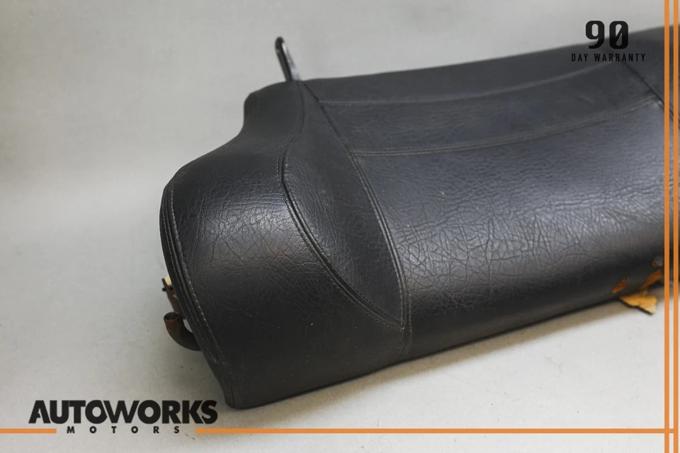 Черная кожаная подушка для верхнего сиденья задней части 83–89 Porsche 944 от оригинального производителя - Изображение 2 из 4