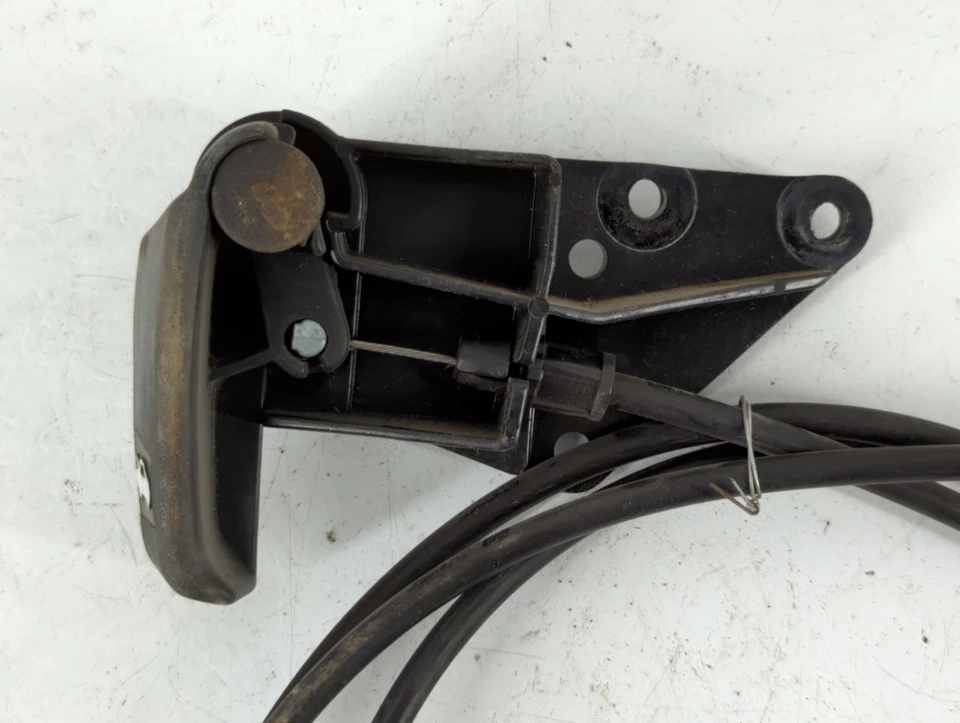 Buick Park Avenue 1994 capó lanzamiento calbe c741g Foto 2 de 4