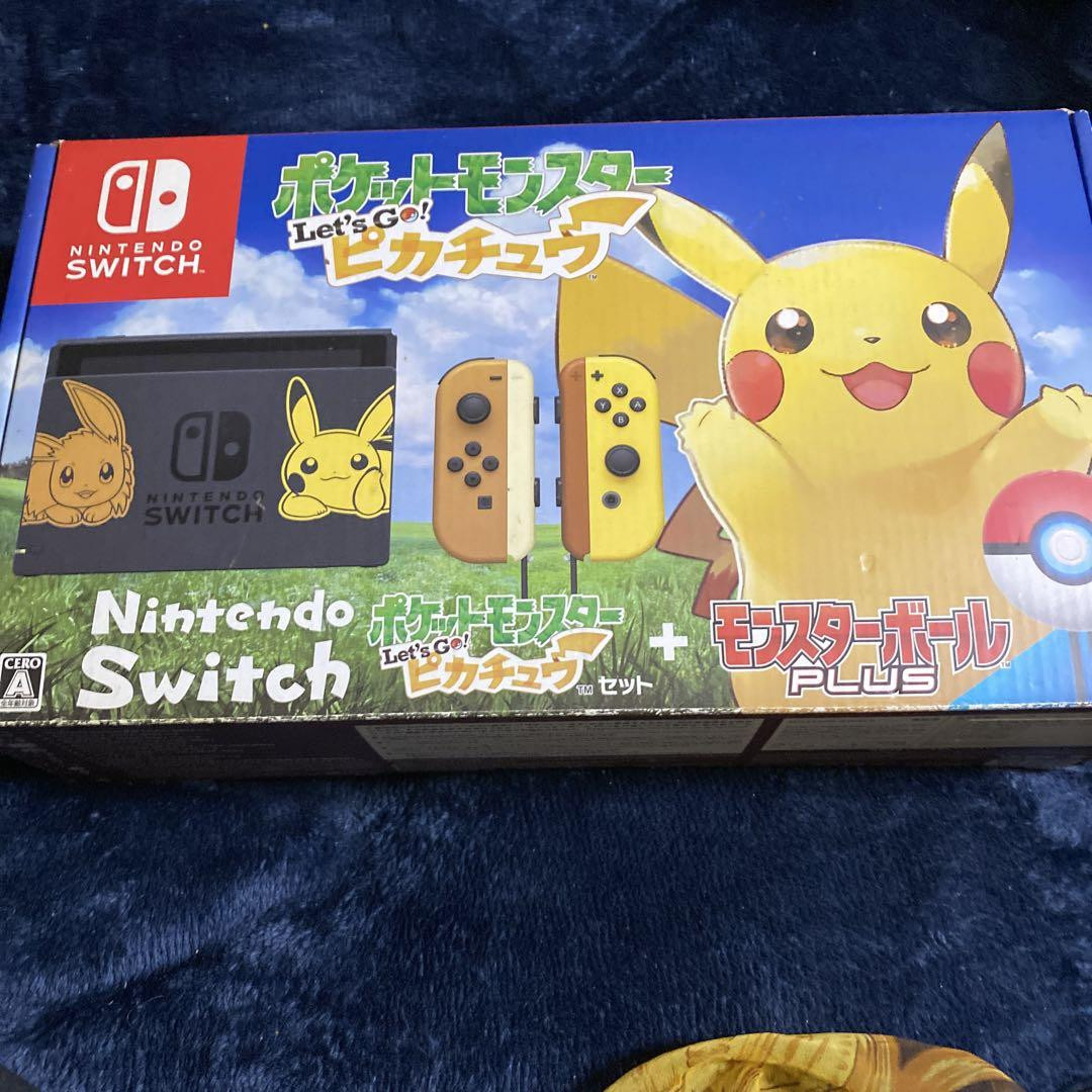 Nintendo Switch Console Pokemon Let's Go Pikachu Edition with