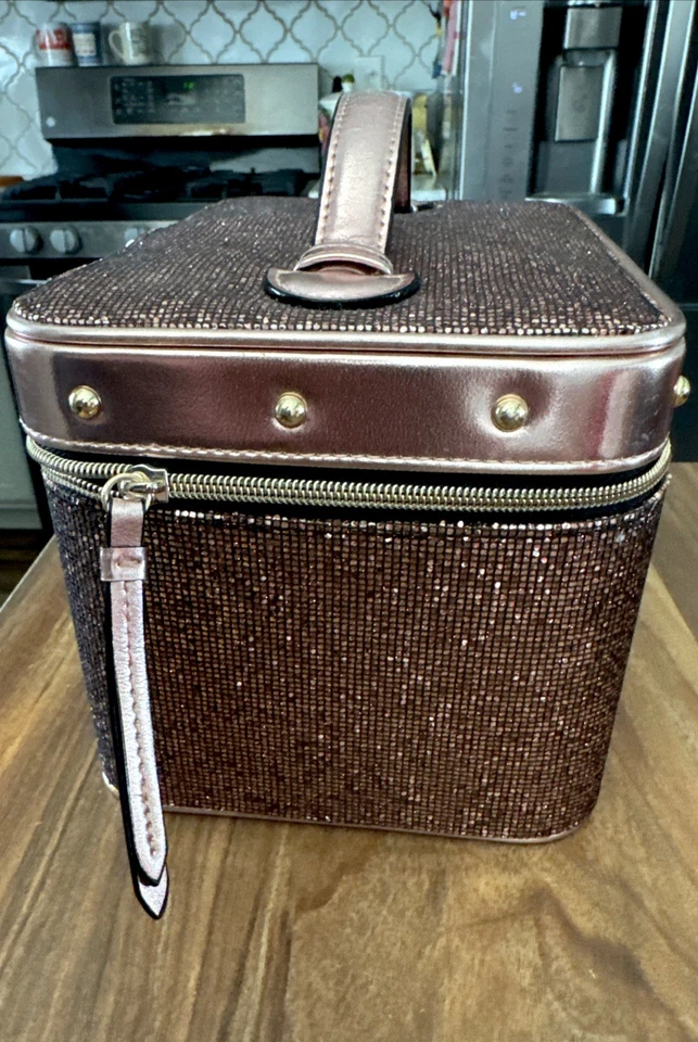 NUEVO SIN ETIQUETAS RARO Estuche Tren Pasarela Brillo Victoria’s Secret Edición Limitada Oro Rosa Foto 2 de 4