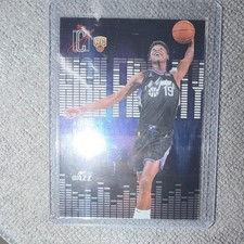 Topps Taylor Hendricks Utah Jazz Rookie City Basketball Trading Card #19. rookie card picture