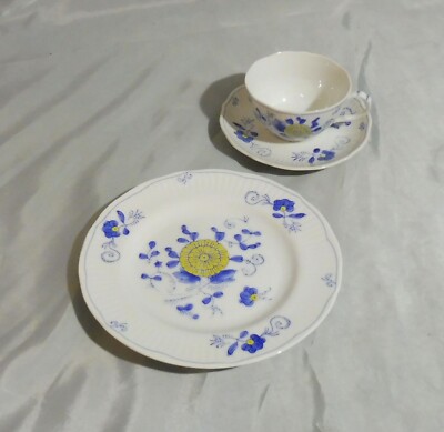 AW Warnecke - Nikko blau - Teetasse + Untertasse + Dessertteller