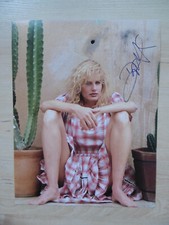Daryl Hannah autograph signed A4 magazine image