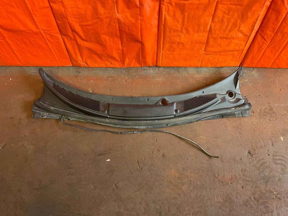 2003 03 TOYOTA CELICA GT & GT-S - WINDSHIELD WIPER COWL - 55708