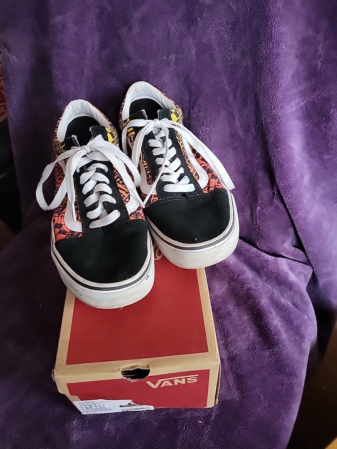 VANS Old Skool Men’s Size 7/Women's Size 8.5 Sneakers