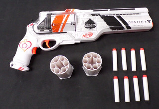NERF LMTD DESTINY 2 ACE OF SPADES BLASTER PISTOL GUN 8 BULLETS TESTED WORKING!