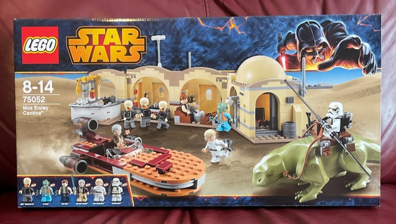 LEGO 75052 Star Wars Mos Eisley Cantina brand new in box