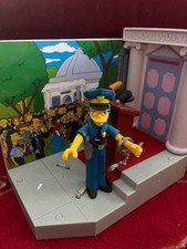 Playmates SIMPSONS World of Springfield  TOWN HALL Set & OFFICER MARGE -Original